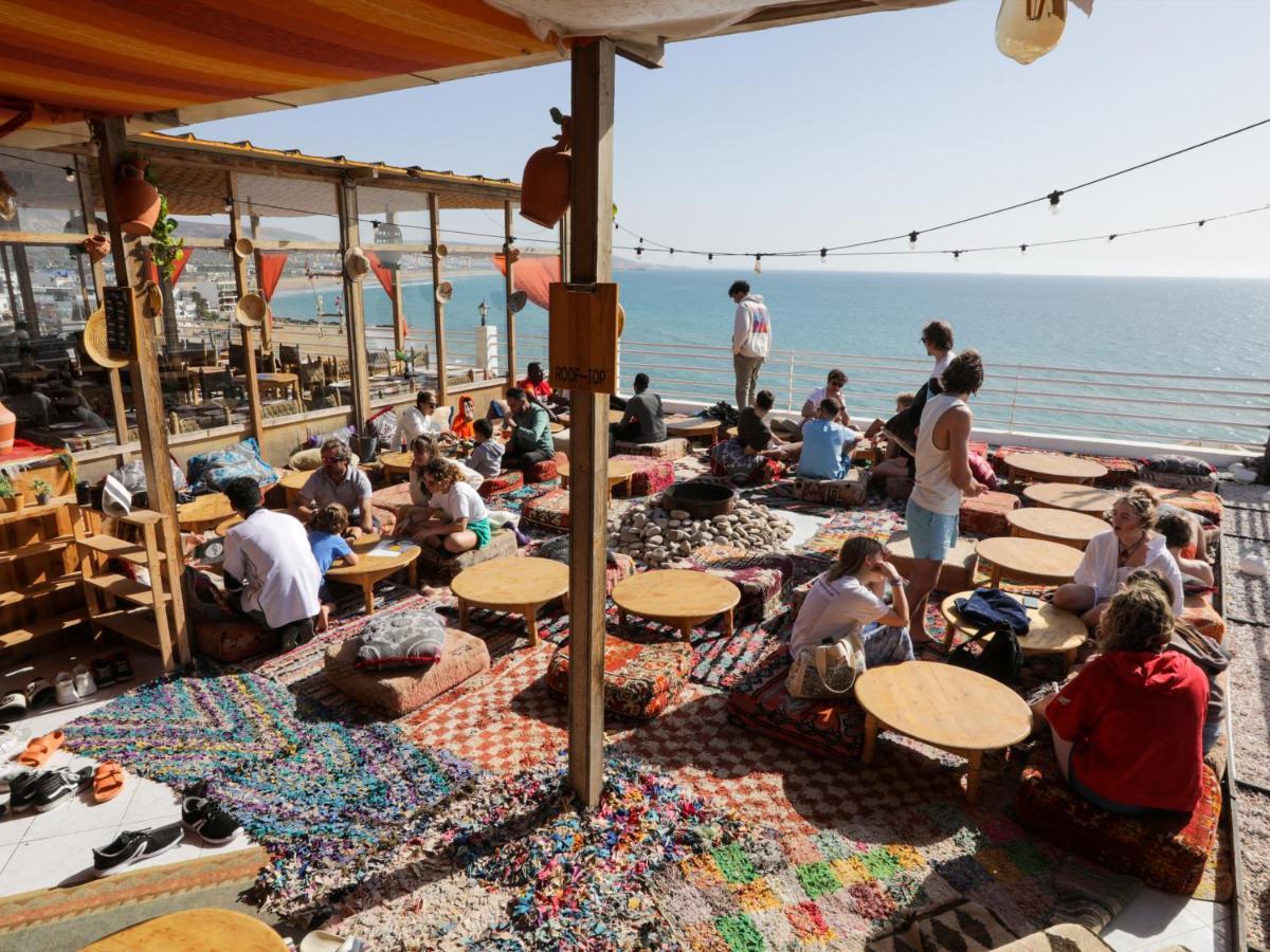 Отель Locals Taghazout Surfcamp Экстерьер фото