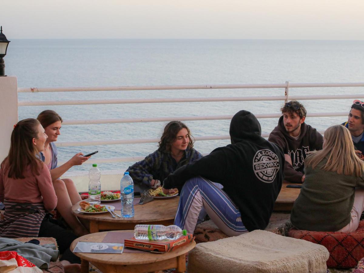 Отель Locals Taghazout Surfcamp Экстерьер фото