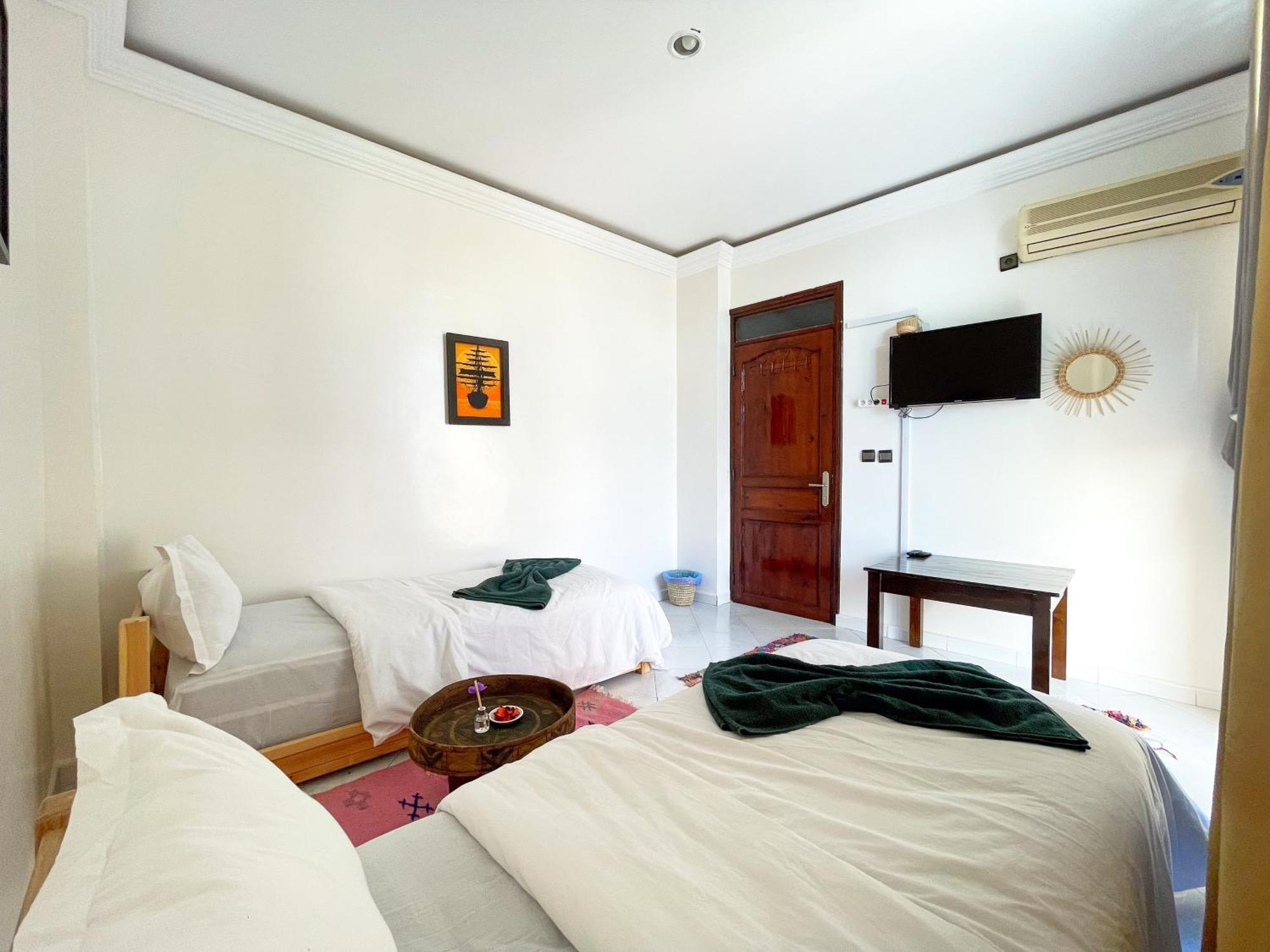 Отель Locals Taghazout Surfcamp Экстерьер фото